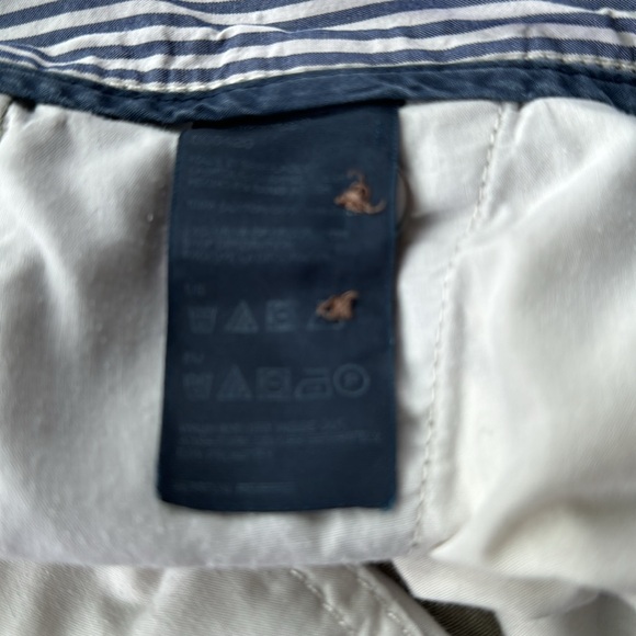 Tommy Hilfiger men’s flat front cotton shorts. - Picture 4 of 4